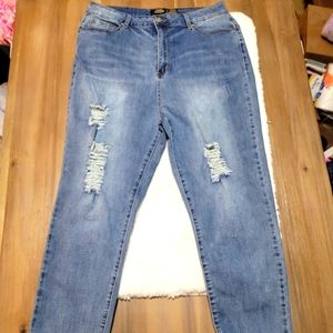 BBA jeans Size 3x BNWT Distressed